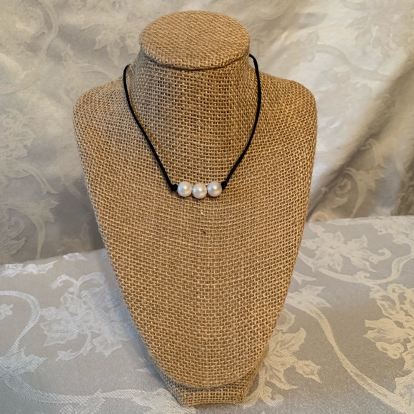 Triple Pearl Choker - Picture 1 of 1